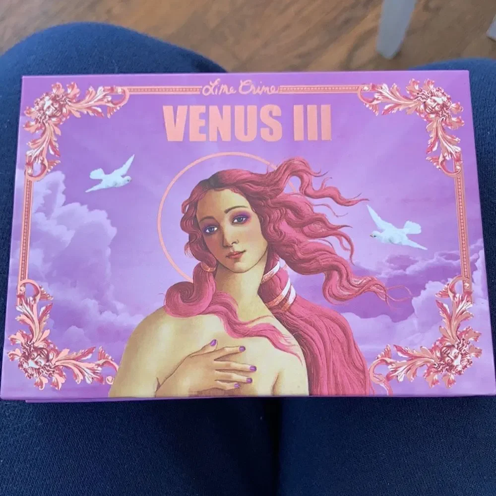 Lime Crime Venus 3 the pretty grunge eyeshadow palette